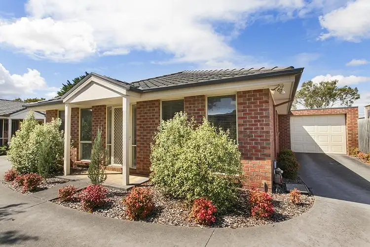 Main view of Homely townhouse listing, 2/21 Sherwood Avenue, Chelsea VIC 3196