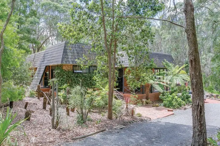 9 Fisken Road, Mount Helen VIC 3350