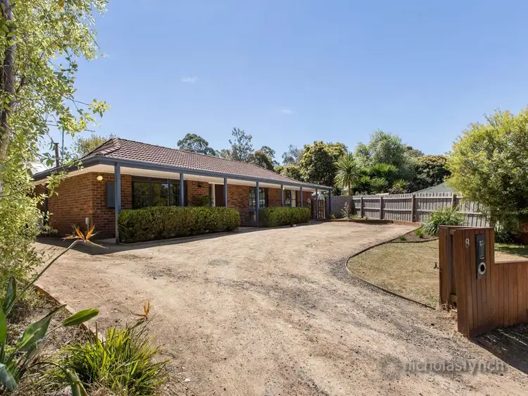 8 Chamouni Court, Frankston VIC 3199