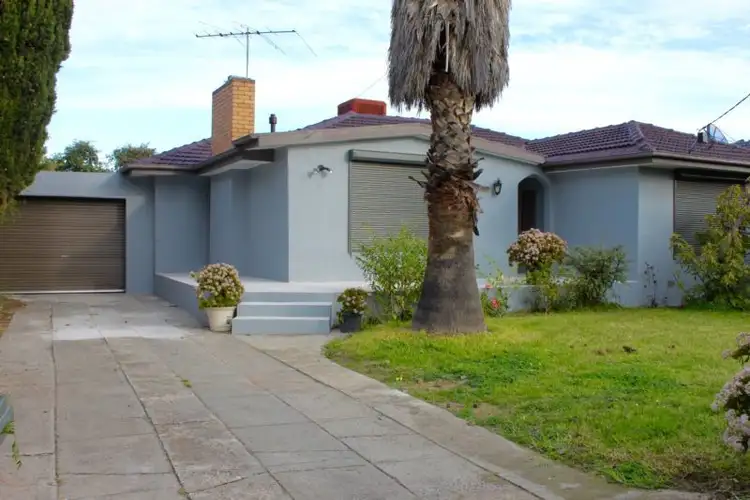 17 Bushfield Crescent, Coolaroo VIC 3048