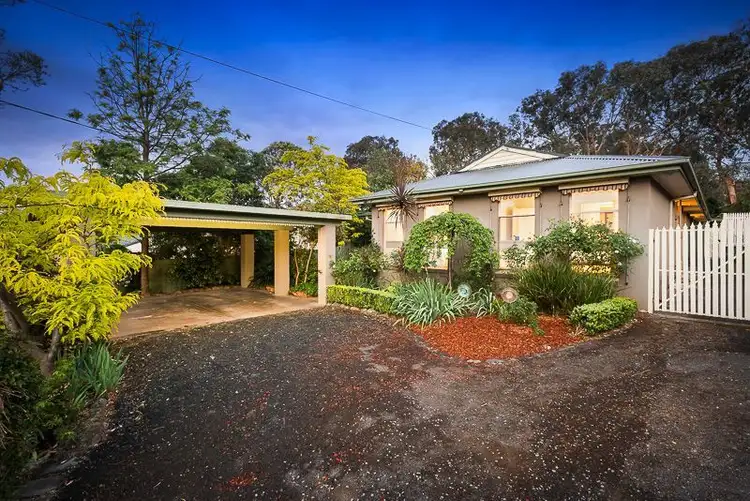 14 Finnigan Street, Research VIC 3095