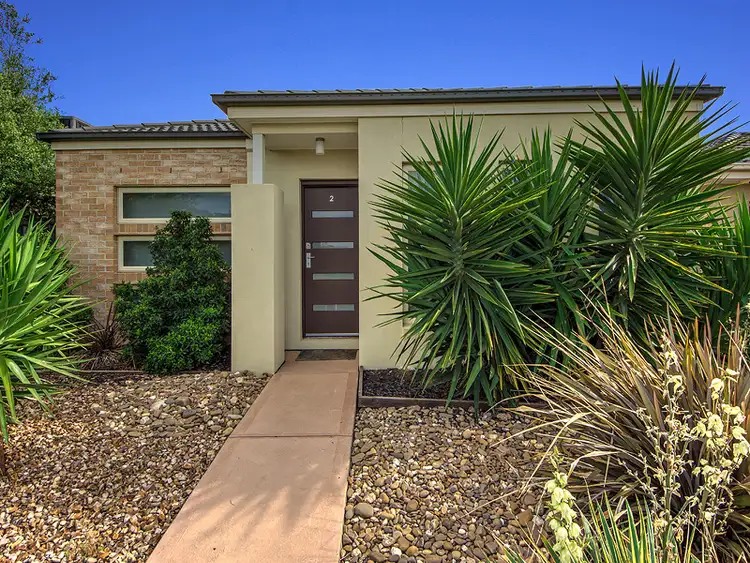 2 Litoria Walk, St Albans VIC 3021