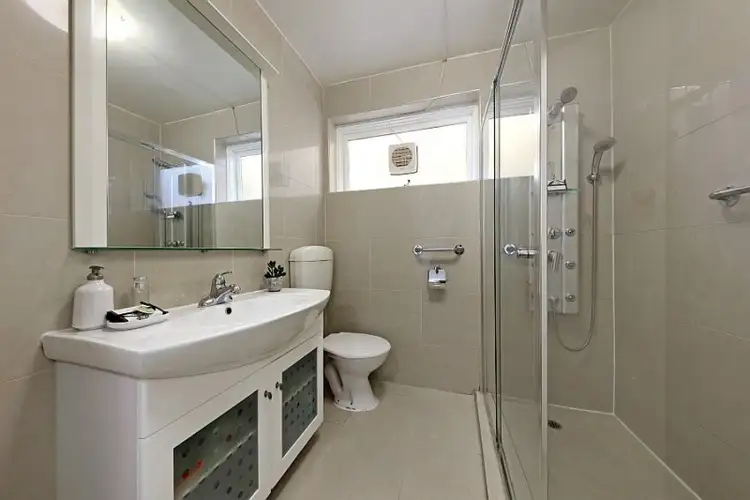 Fifth view of Homely apartment listing, 2/11 Kooyong Road, Armadale VIC 3143