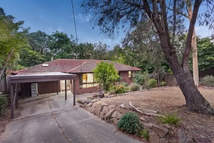 8 Adolphson Avenue, Ringwood North VIC 3134