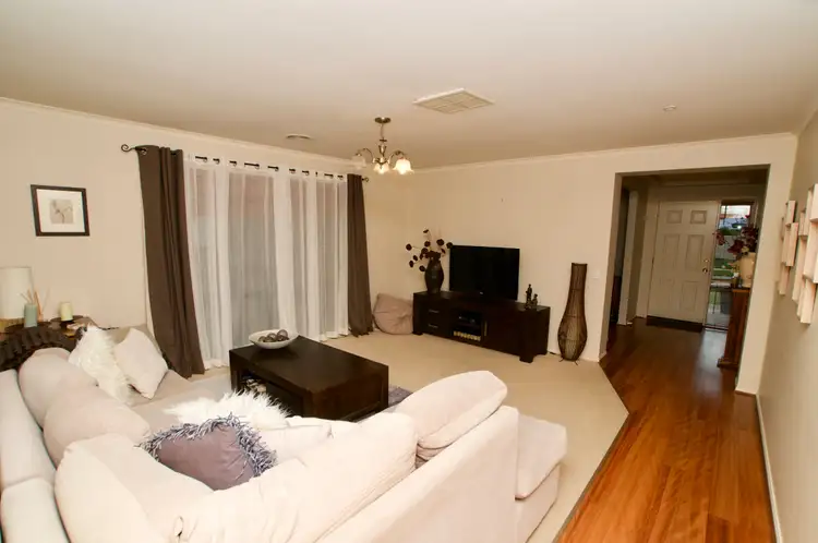 Third view of Homely house listing, 10 Yale Court, Wangaratta VIC 3677