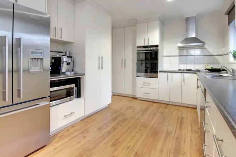 Second view of Homely house listing, 3 Kenley Court, Frankston VIC 3199