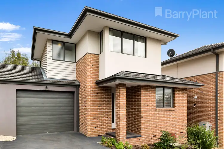 Main view of Homely unit listing, 2/31 Rouke Street, Lilydale VIC 3140