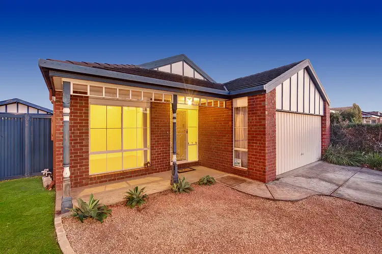 15 McQuillan Way, Burnside VIC 3023