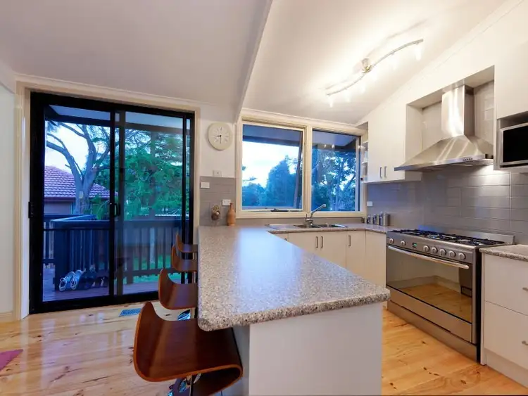 Fifth view of Homely house listing, 6 Elenya Court, Frankston VIC 3199