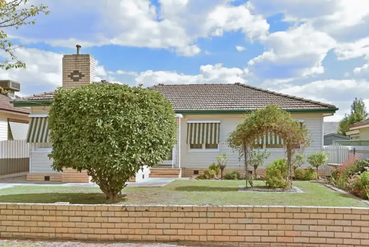 Second view of Homely house listing, 6 Thomas Street, Kangaroo Flat VIC 3555