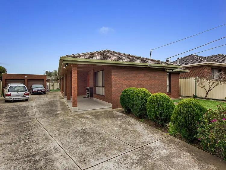 Second view of Homely house listing, 8 Merrimu Court, St Albans VIC 3021