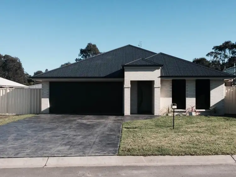 13 Somerset Avenue, South Nowra NSW 2541