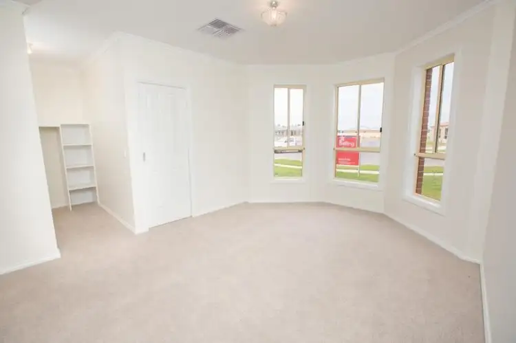Sixth view of Homely house listing, 4 Cabernet Court, Mildura VIC 3500