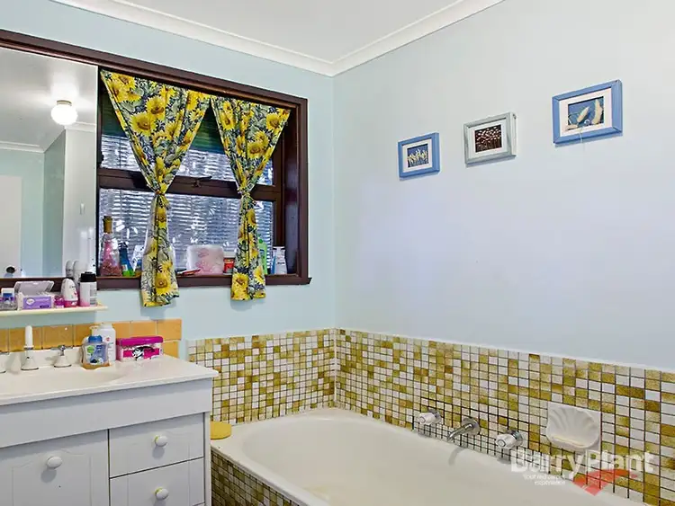 Seventh view of Homely house listing, 13 Kelvin Grove, Werribee VIC 3030