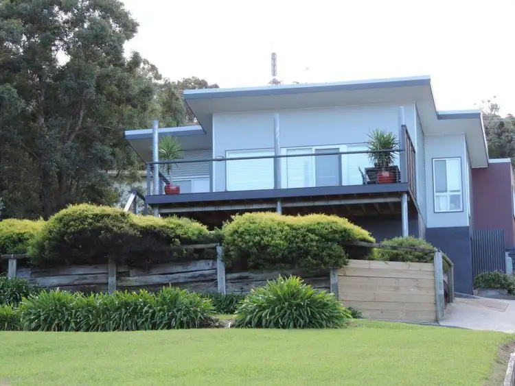 15 Robin Street, Lakes Entrance VIC 3909