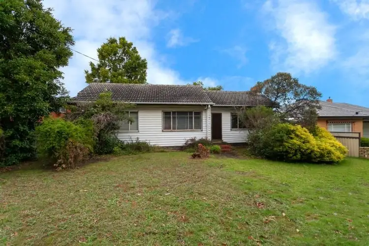 21 Railway Avenue, Ringwood East VIC 3135