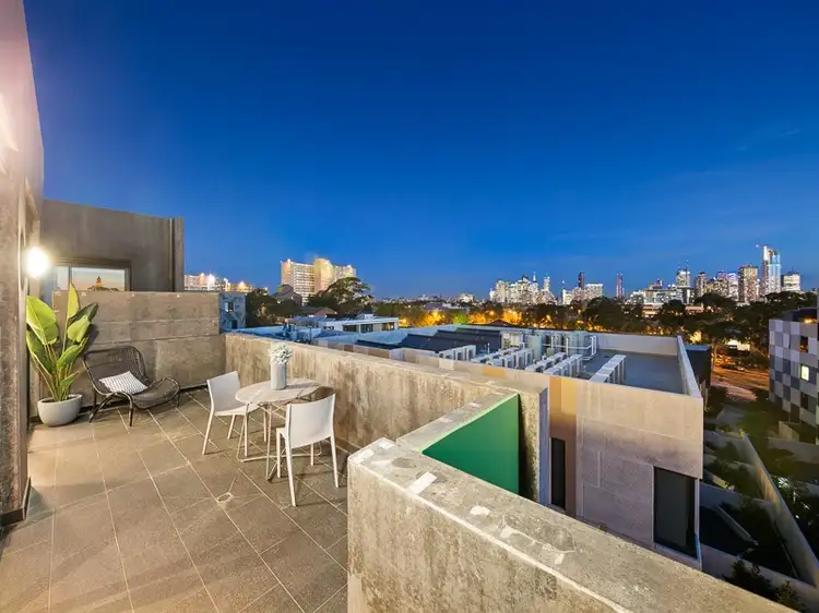 505/81 Cemetery Road, Carlton VIC 3053