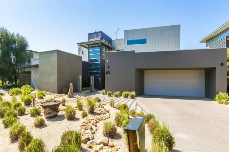 16 Loch Lomond Crescent, Torquay VIC 3228