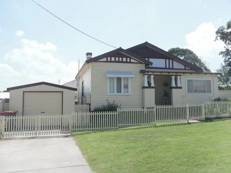 16 Weston Street