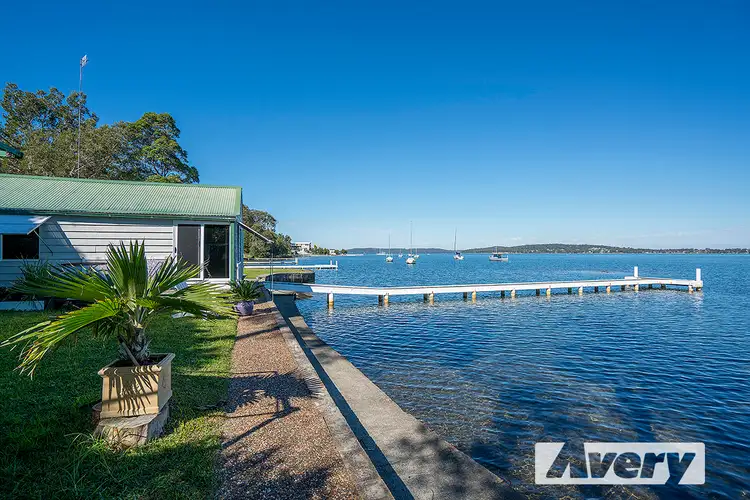 355 Coal Point Road, Coal Point NSW 2283