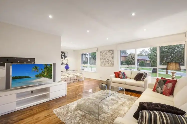 Third view of Homely house listing, 1/6 Hamilton Court, Watsonia North VIC 3087