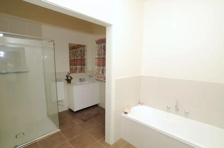 Sixth view of Homely house listing, 2 Scott Street, Wangaratta VIC 3677