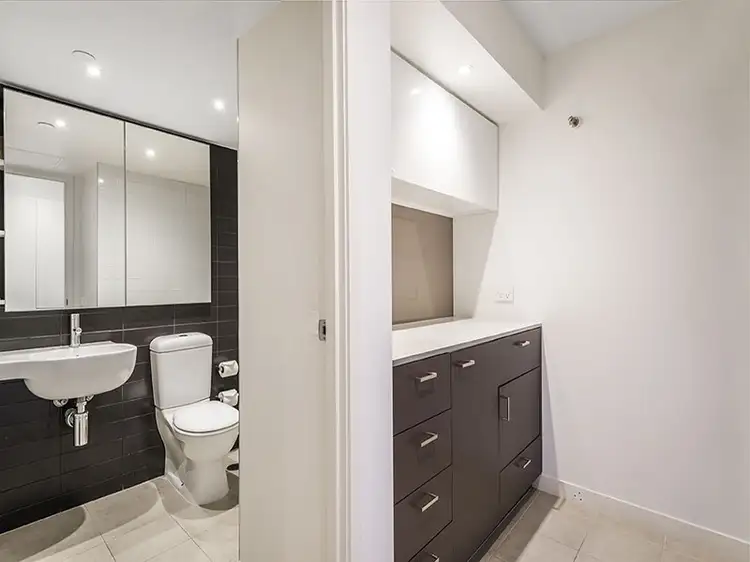 Sixth view of Homely house listing, 1033/572 St Kilda Road, Melbourne VIC 3000