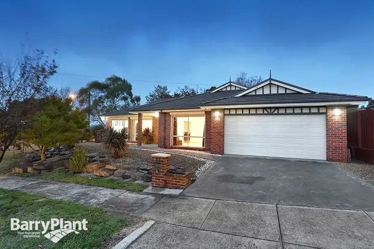 17 Victoria Road, Chirnside Park VIC 3116
