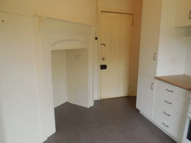 Sixth view of Homely house listing, 10 Sanita Street, Goulburn NSW 2580