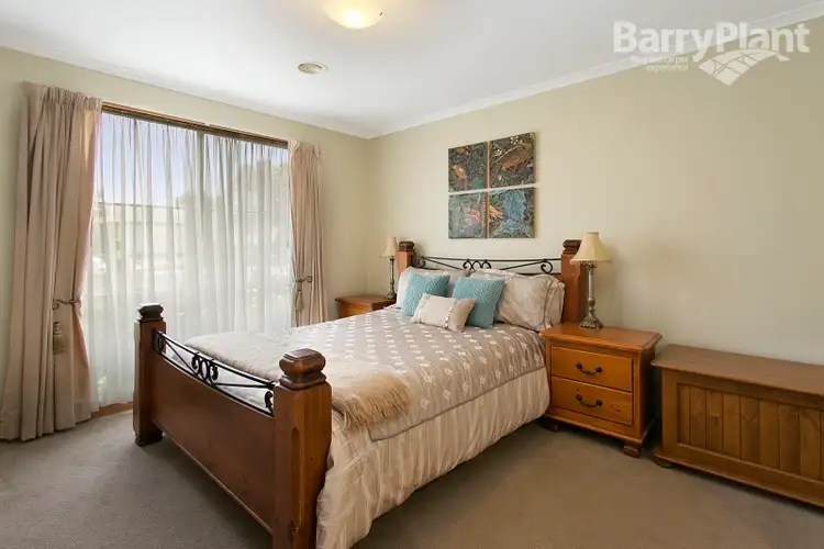 Fifth view of Homely house listing, 4 Oakbank Close, Berwick VIC 3806
