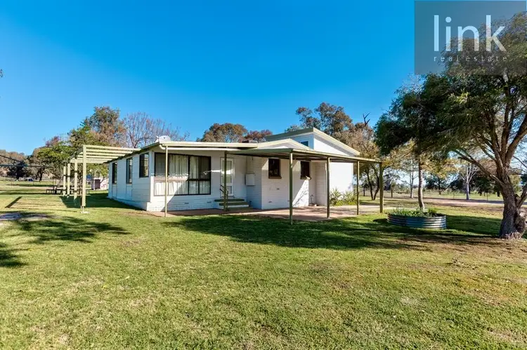 866 Coach Road, Gerogery NSW 2642