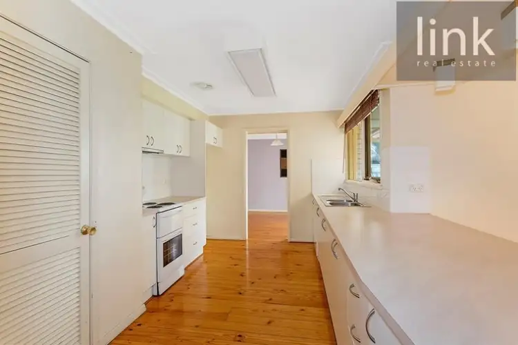 Fifth view of Homely house listing, 802 St James Crescent, North Albury NSW 2640
