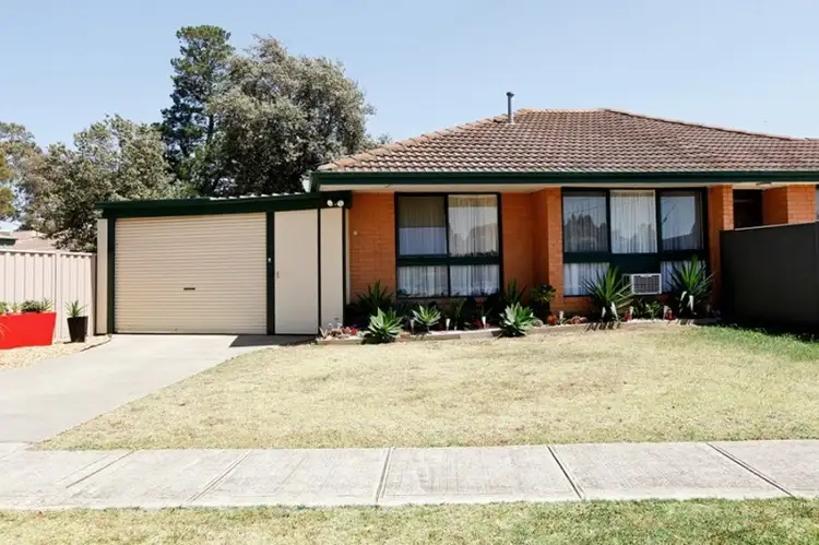 2/1 Smeaton Avenue, Hoppers Crossing VIC 3029