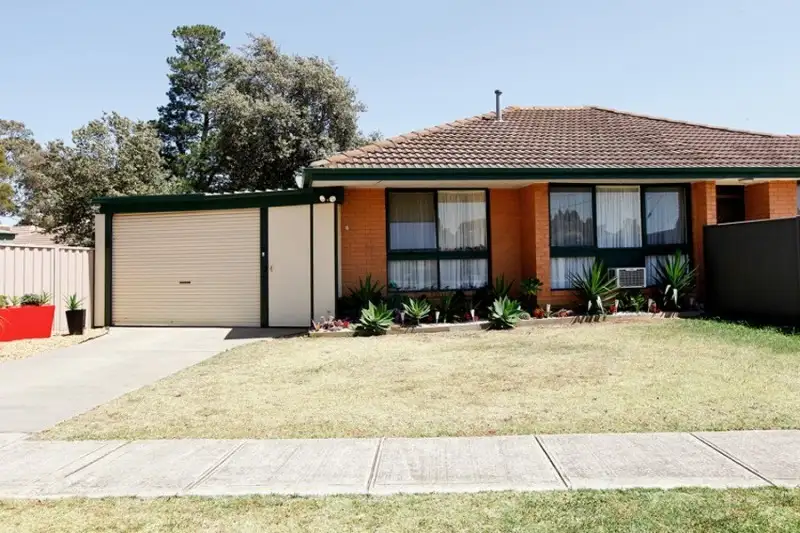 Main view of Homely unit listing, 2/1 Smeaton Avenue, Hoppers Crossing VIC 3029