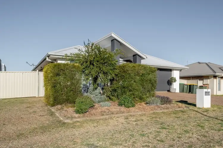 Second view of Homely house listing, 7 Carnegie Place, Westdale NSW 2340
