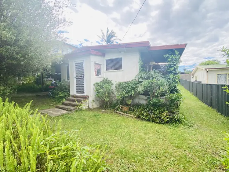 5 Pine Street, Batehaven NSW 2536