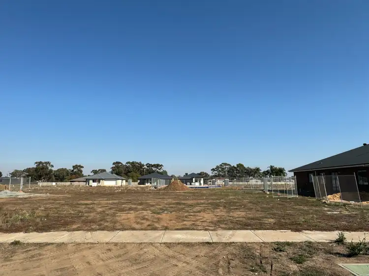44 Vineyard Circuit, Yarrawonga VIC 3730