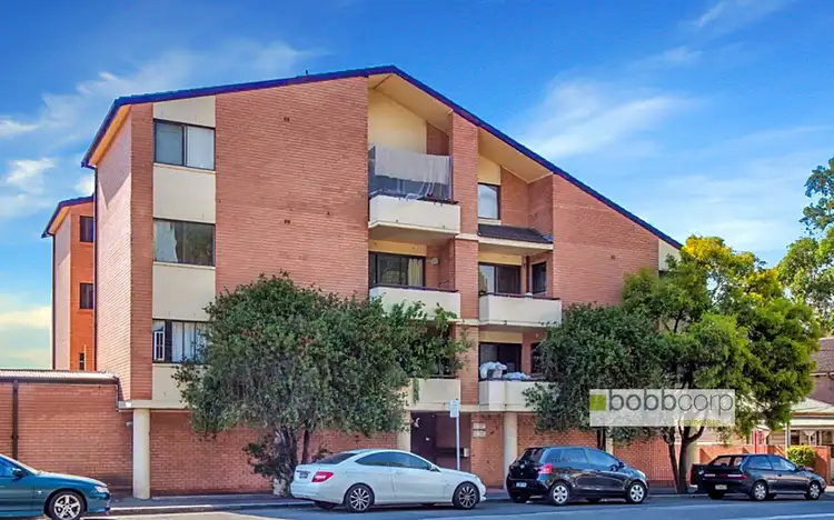 2/8 mary  Street