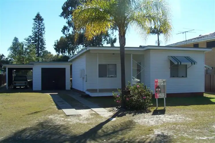 4 Ninth  Avenue, Stuarts Point NSW 2441