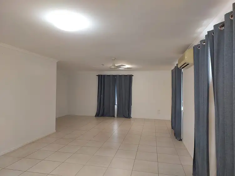 Sixth view of Homely house listing, 2 CLIVEDEN Avenue, Point Vernon QLD 4655