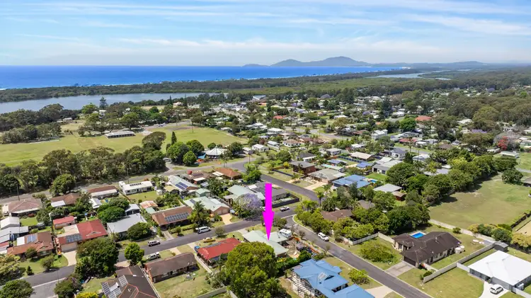 8 Hennessy Street, Stuarts Point NSW 2441