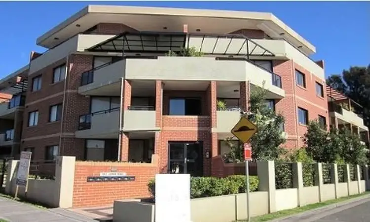 9/2 KITCHENER Avenue