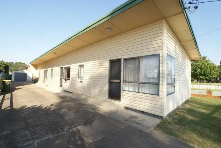 Main view of Homely unit listing, 2/82 Beach Road, Batemans Bay NSW 2536