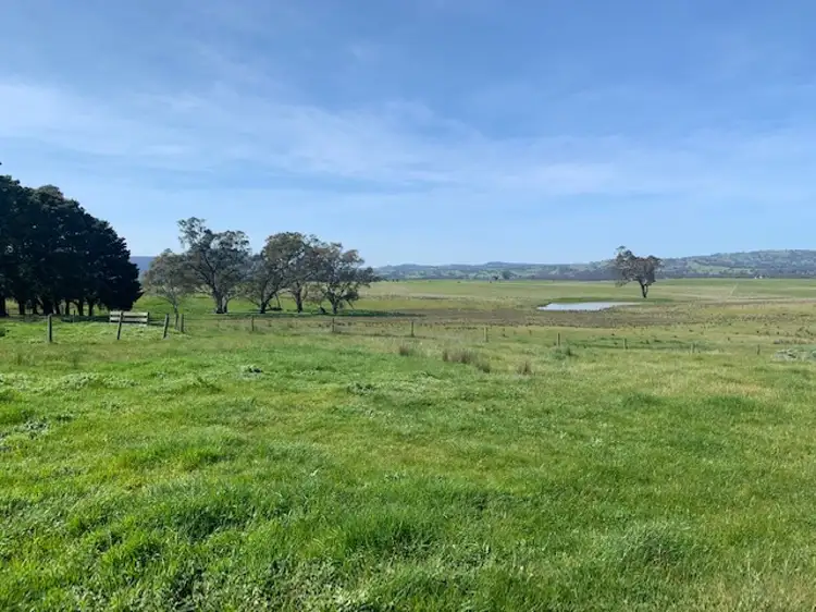 105 Broadford Glenaroua  Road, Broadford VIC 3658
