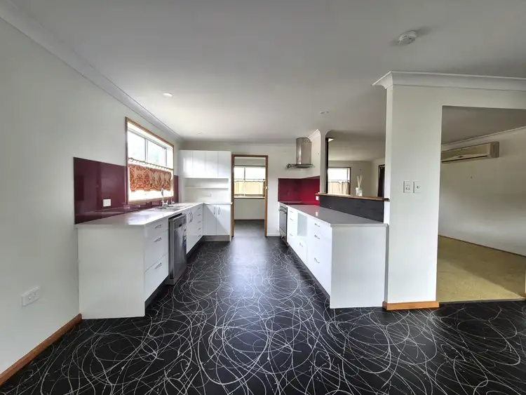 6 Fifteenth Avenue, Stuarts Point NSW 2441