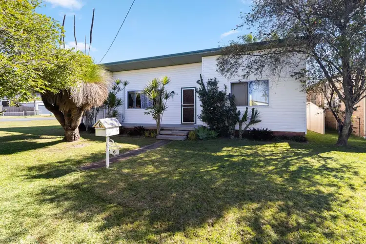 6 Sixth Avenue, Stuarts Point NSW 2441