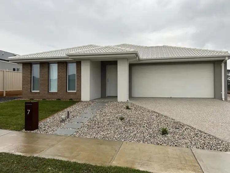7 Railview Street