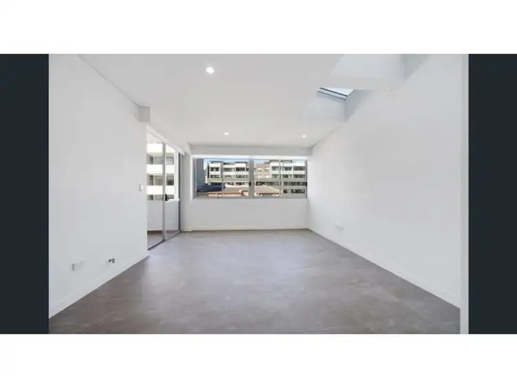 110/8 Monash  Road
