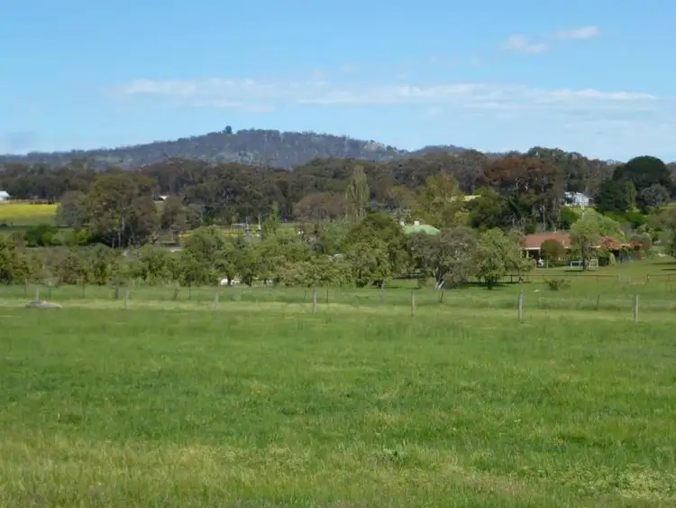 CA 9 & 9D Nicholson  Street, Clunes VIC 3370