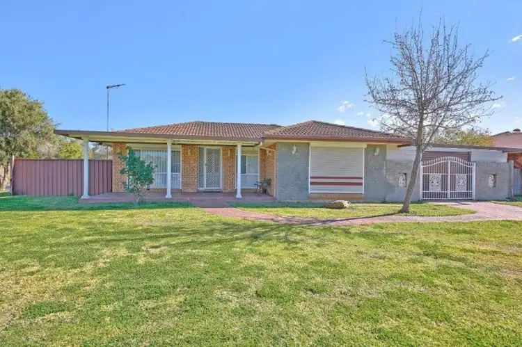 27 Bernardo  Street, Rosemeadow NSW 2560